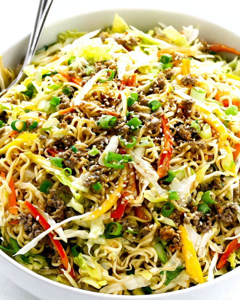 Crunchy Ramen Noodle Salad 1 Design sans titre 2025 08 09T235424.784