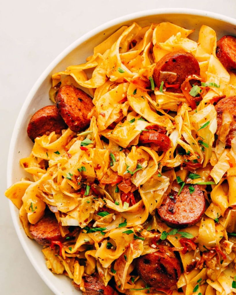Kielbasa Cabbage Noodles Recipe 1 Design sans titre 2025 08 26T221129.343