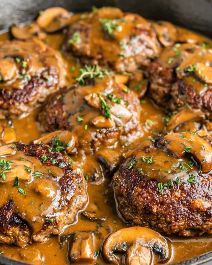 Hamburger Steak with Mushroom Gravy 1 Design sans titre 2025 09 08T232534.861