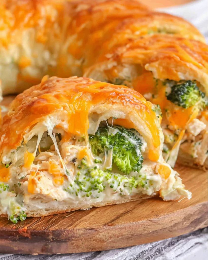 Cheesy Chicken and Broccoli Crescent Ring 2 Design sans titre 2025 10 02T233646.483